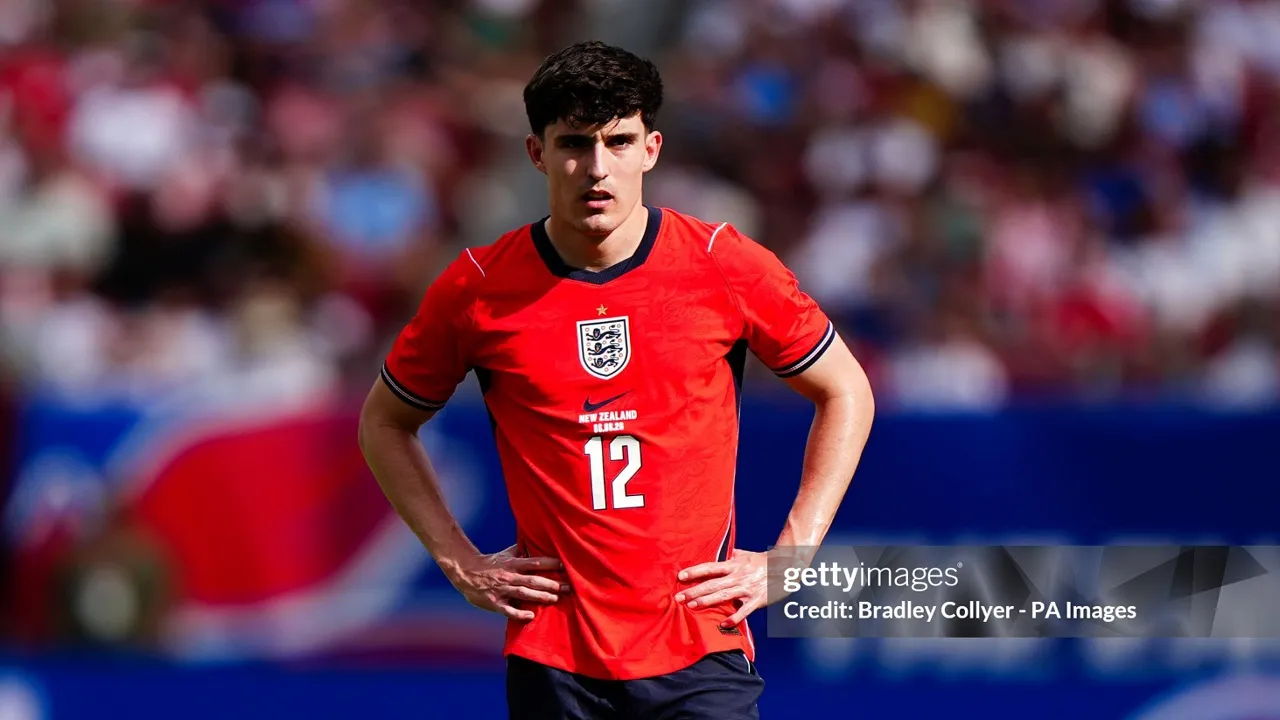 Matthias Jaissle Pastikan Tino Livramento Absen Lawan Liverpool