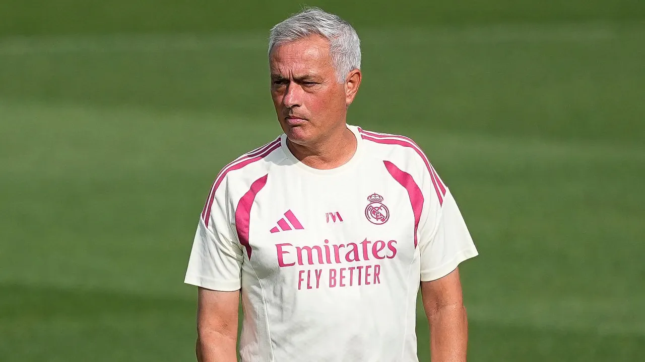 Patrice Evra Dukung Jose Mourinho Bawa Real Madrid Juara La Liga