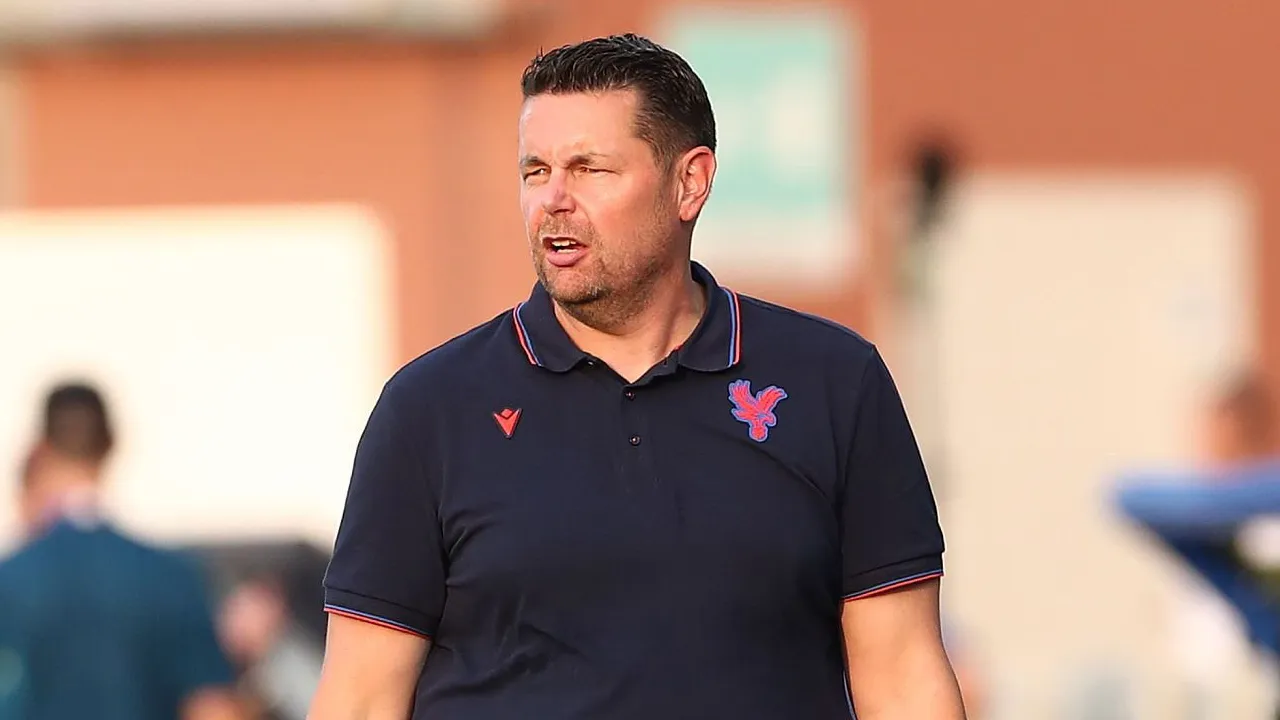 Pierre Sage Ingin Adam Wharton Bertahan di Crystal Palace Setahun Lagi