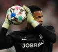 Rotasi Kiper Eintracht Frankfurt Berlanjut dengan Dinamis