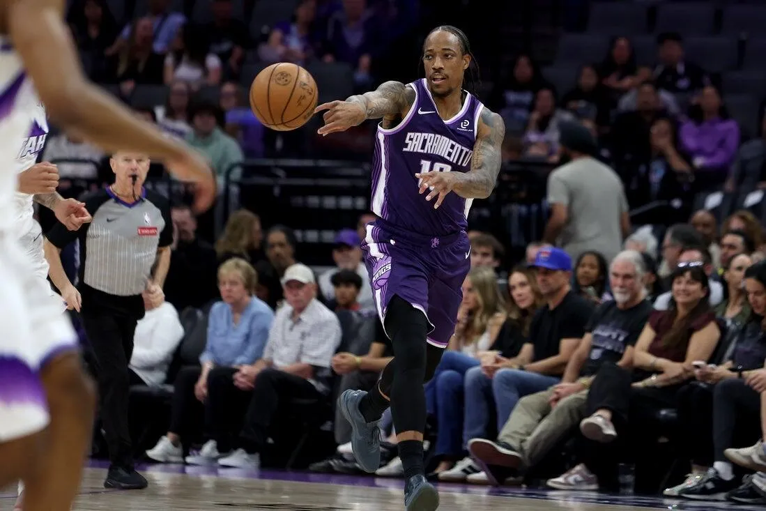 DeMar DeRozan Gabung Nuggets dengan Kontrak 1 Tahun - sumber: (mainbasket)