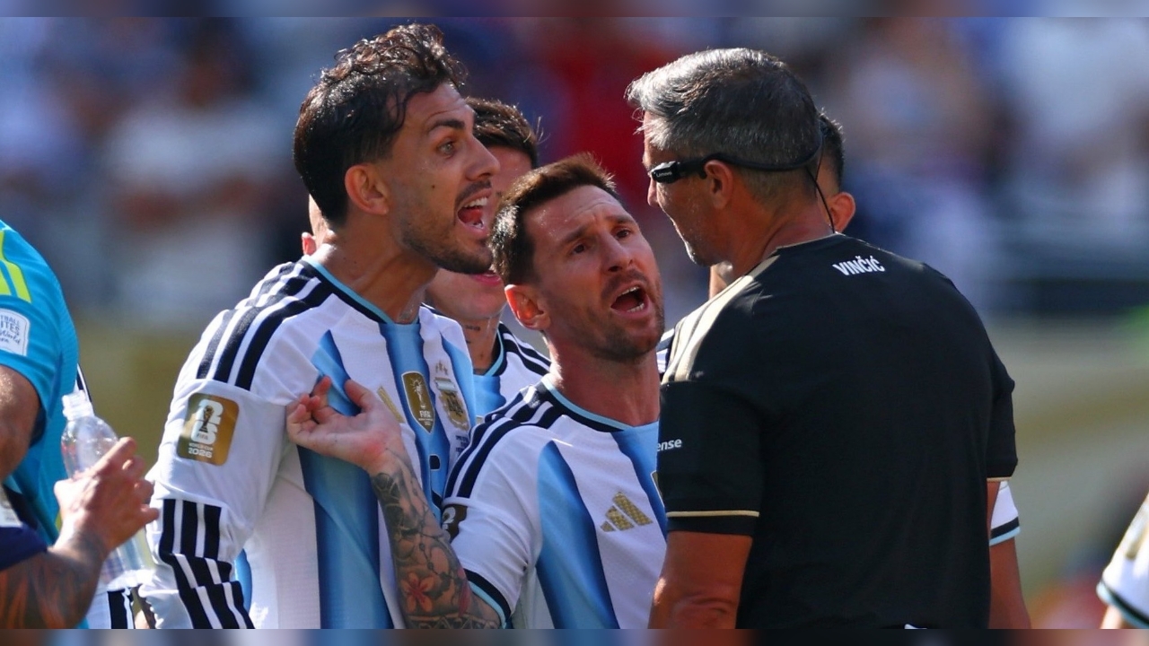 FIFA Jatuhkan Hukuman Pada Argentina Atas Dua Insiden di Piala Dunia