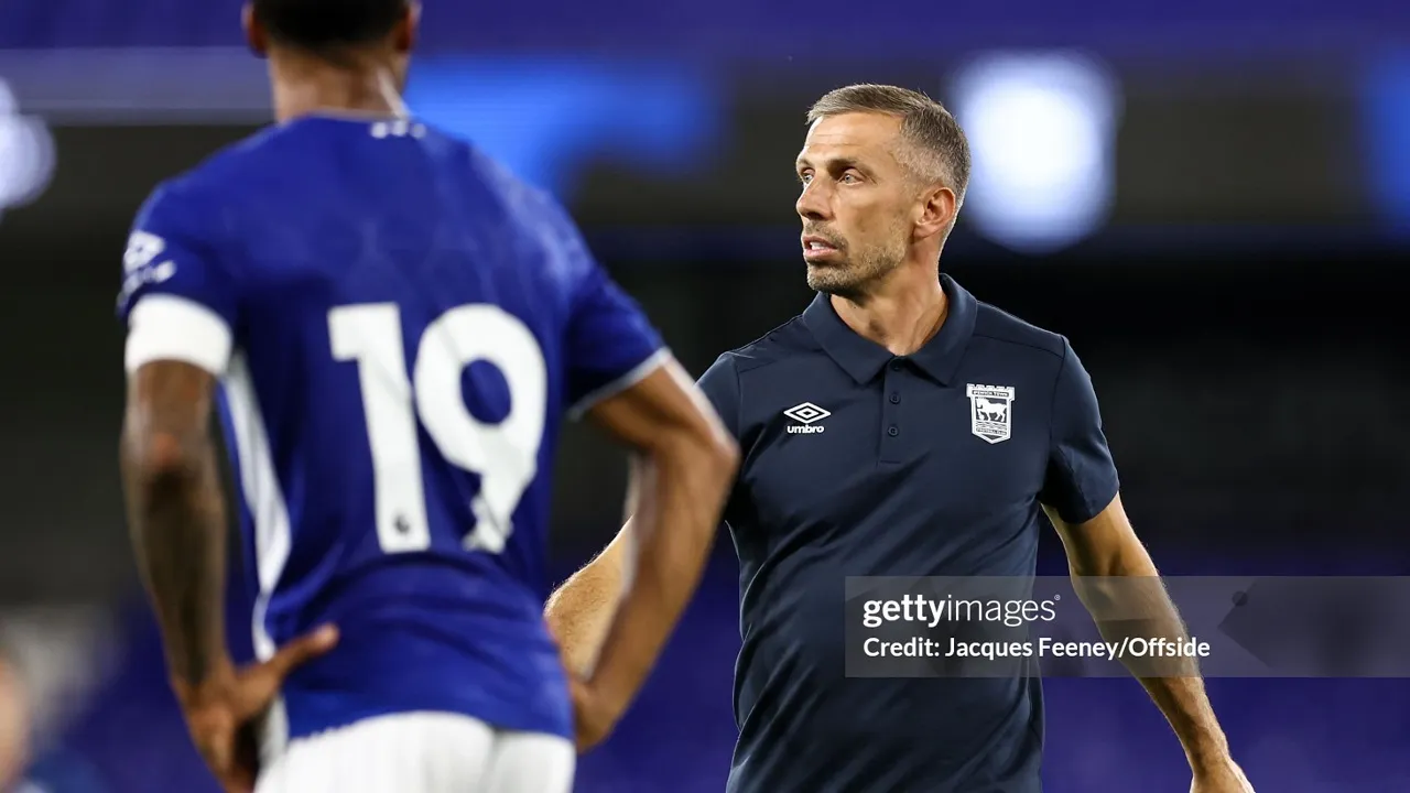 Gary O'Neil Tekankan Peran Suporter Jelang Debut Ipswich di Premier League