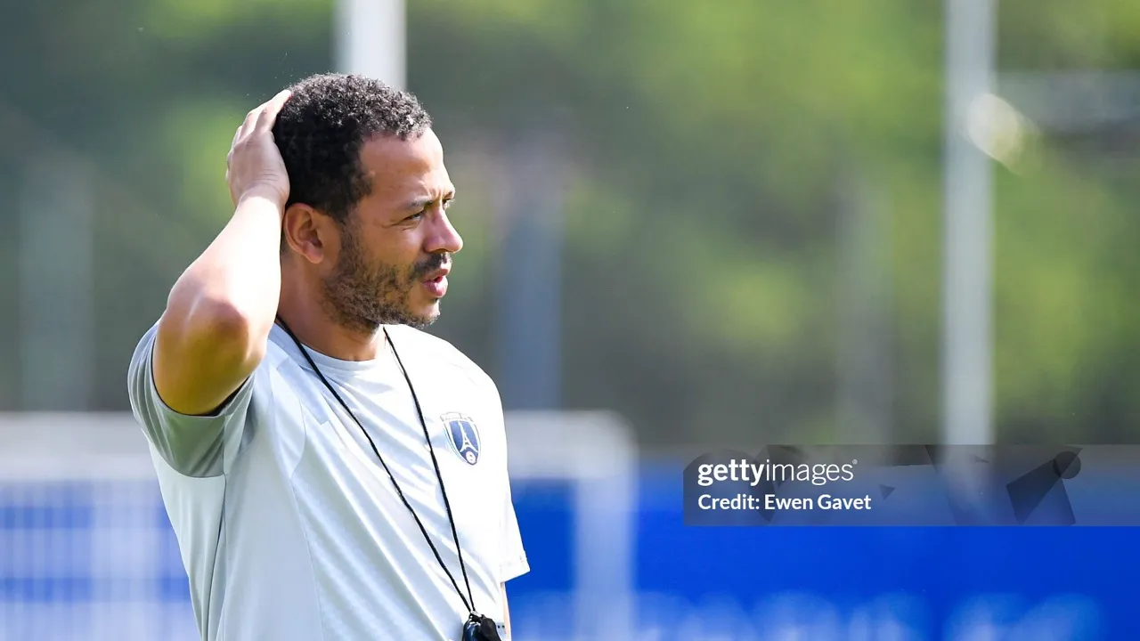 Liam Rosenior dituntut membawa Paris FC berkembang dan mendekati level PSG