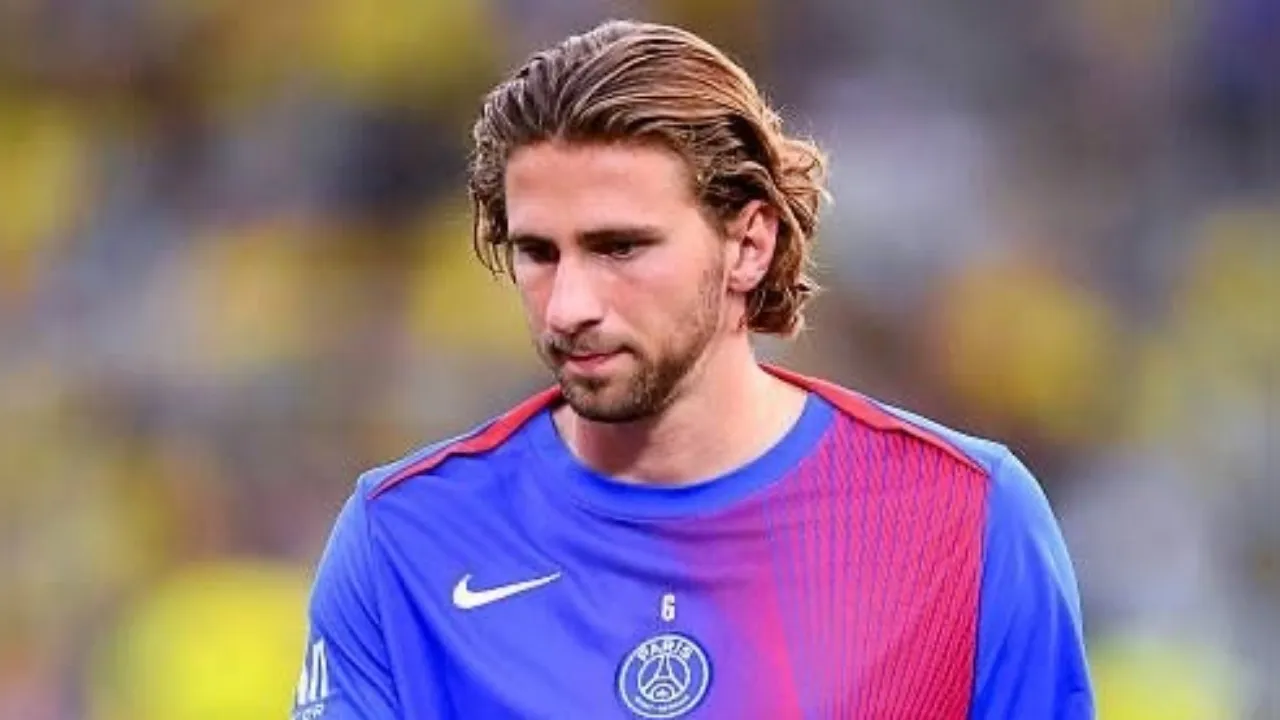 Tottenham Siap Pinjam Defender PSG Jelang Penutupan Bursa