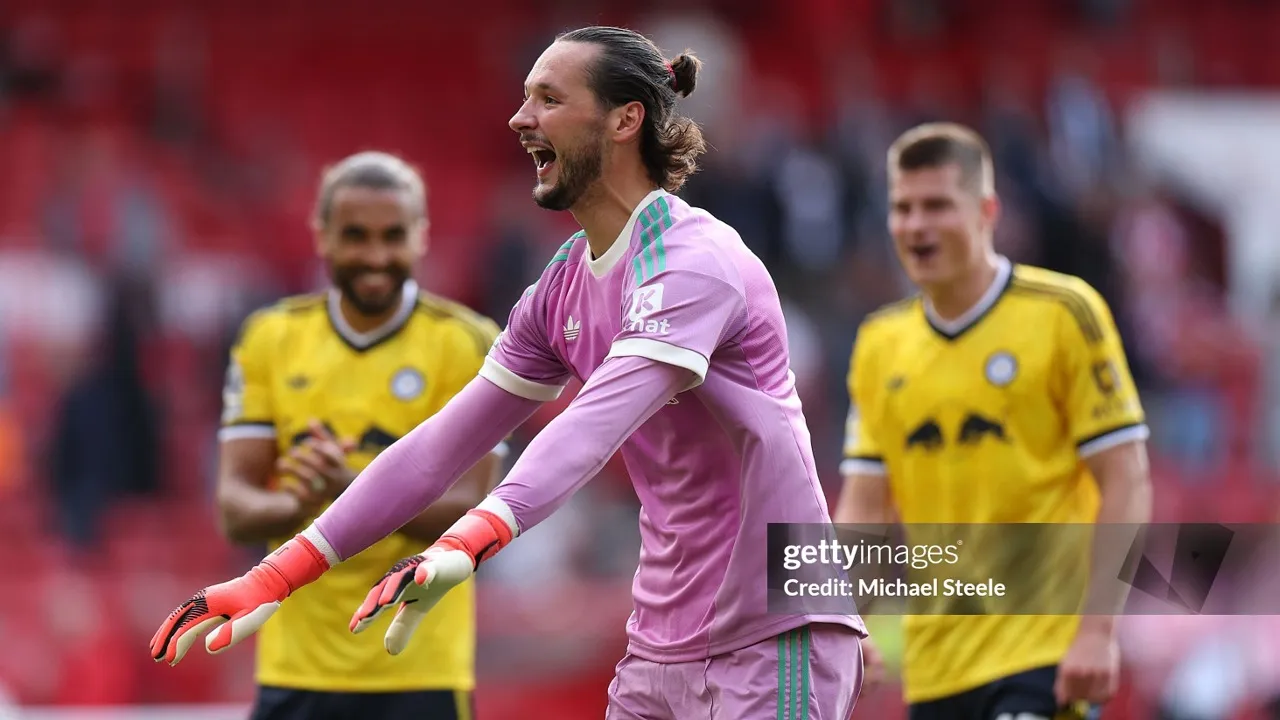 Daniel Farke terkesan dengan ketenangan James Trafford dalam debutnya bersama Leeds United