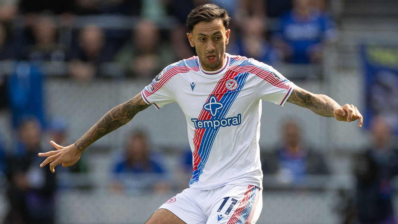 Dwight McNeil Kecewa Crystal Palace Kalah dari Everton