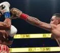 Kekuatan Pukulan Rolando Romero Bikin Teofimo Lopez Nyaris Tumbang