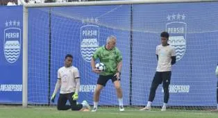 Mario Jozic Garansi Kiper Persib Siap Melawan Manila Digger