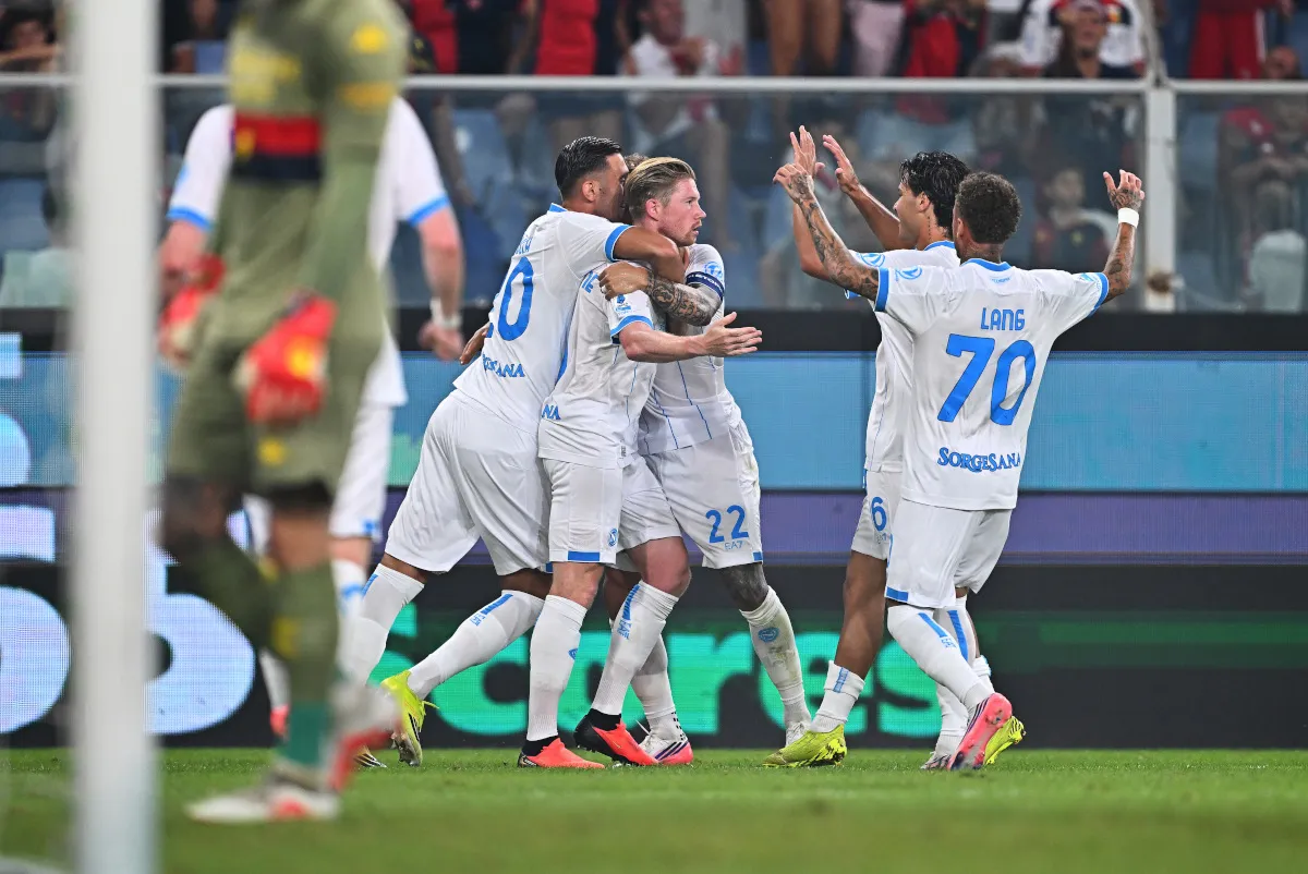 Napoli Tundukkan Genoa 2-0, De Bruyne Jadi Inspirasi Kemenangan - sumber: (footballitalia)