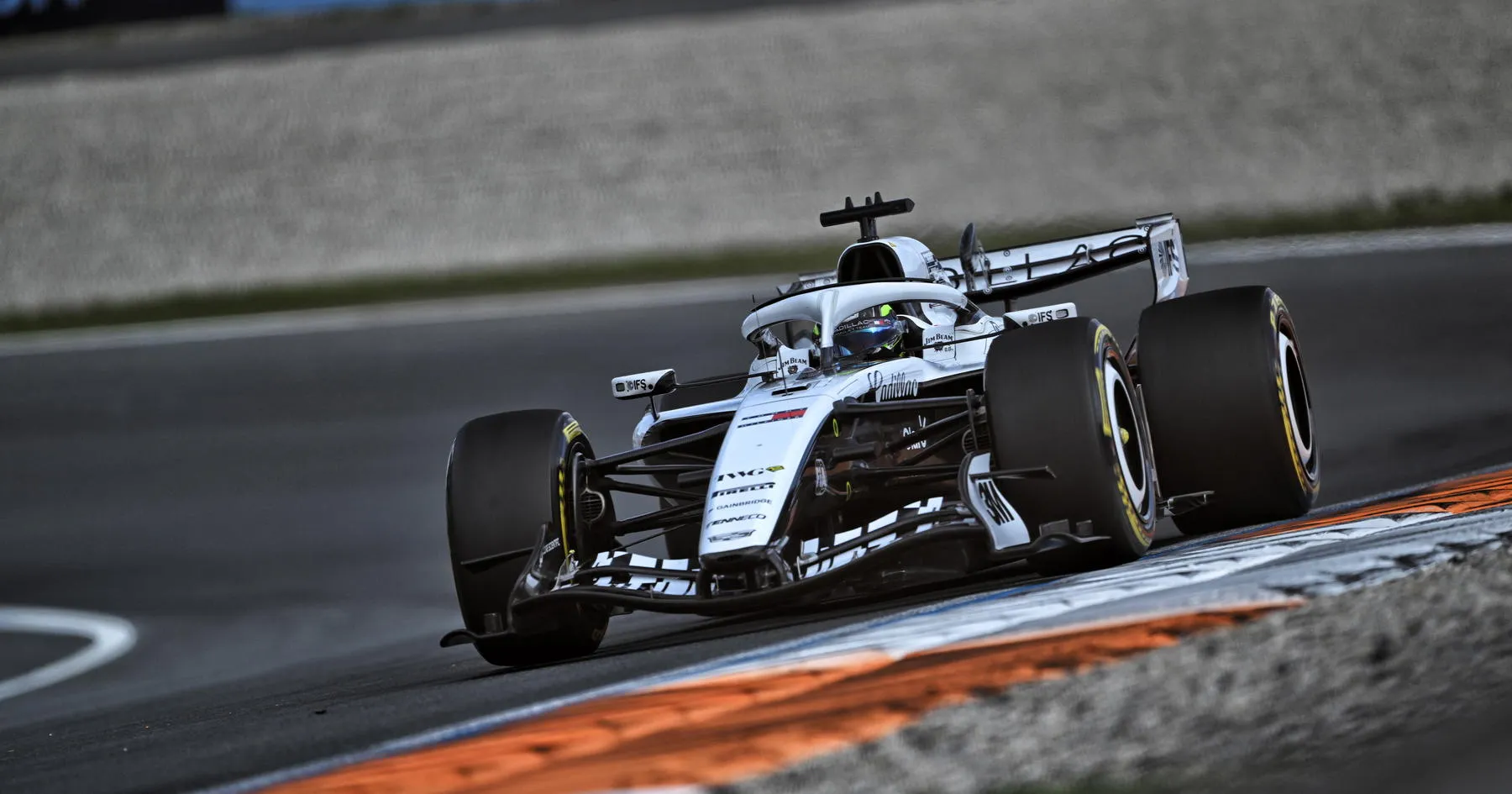 Perez Mulai Balapan GP Belanda dari Pit Lane Usai Langgar Aturan - sumber: (racingnews365)