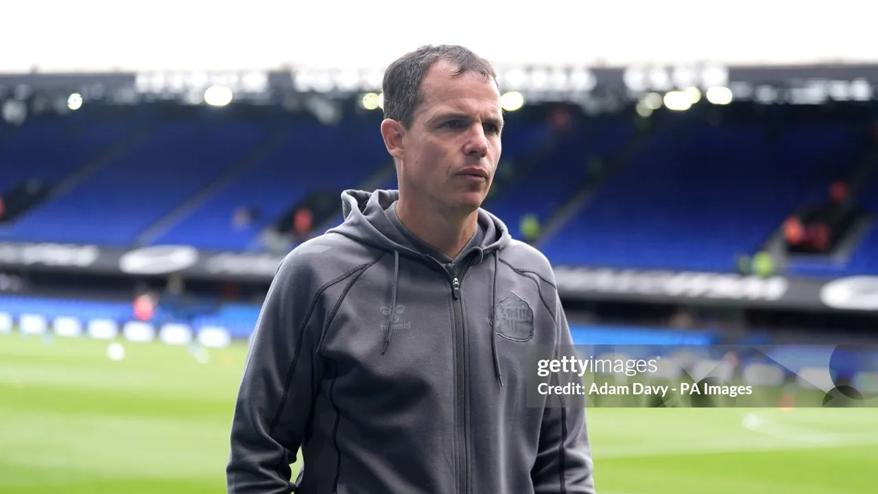 Regis Le Bris soroti dominasi Sunderland yang berujung kekalahan dari Ipswich