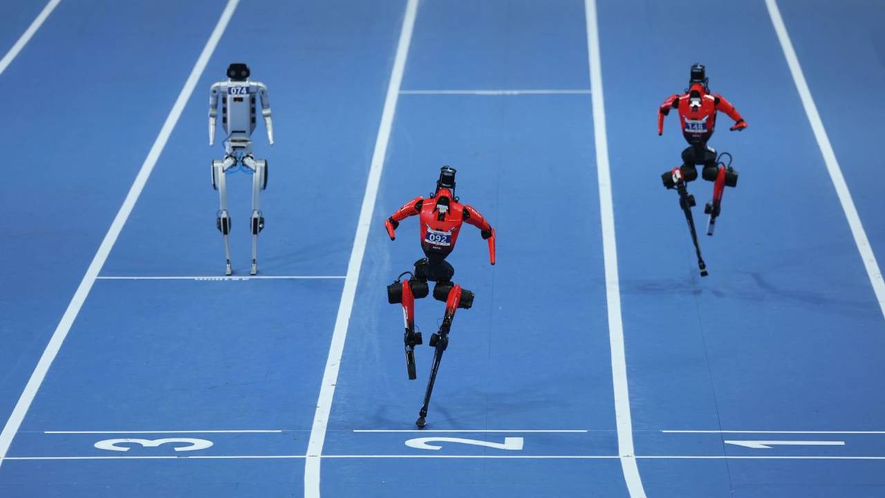 Robot Humanoid Pecahkan Rekor Manusia di Lari 100 Meter dan Lompat Tinggi