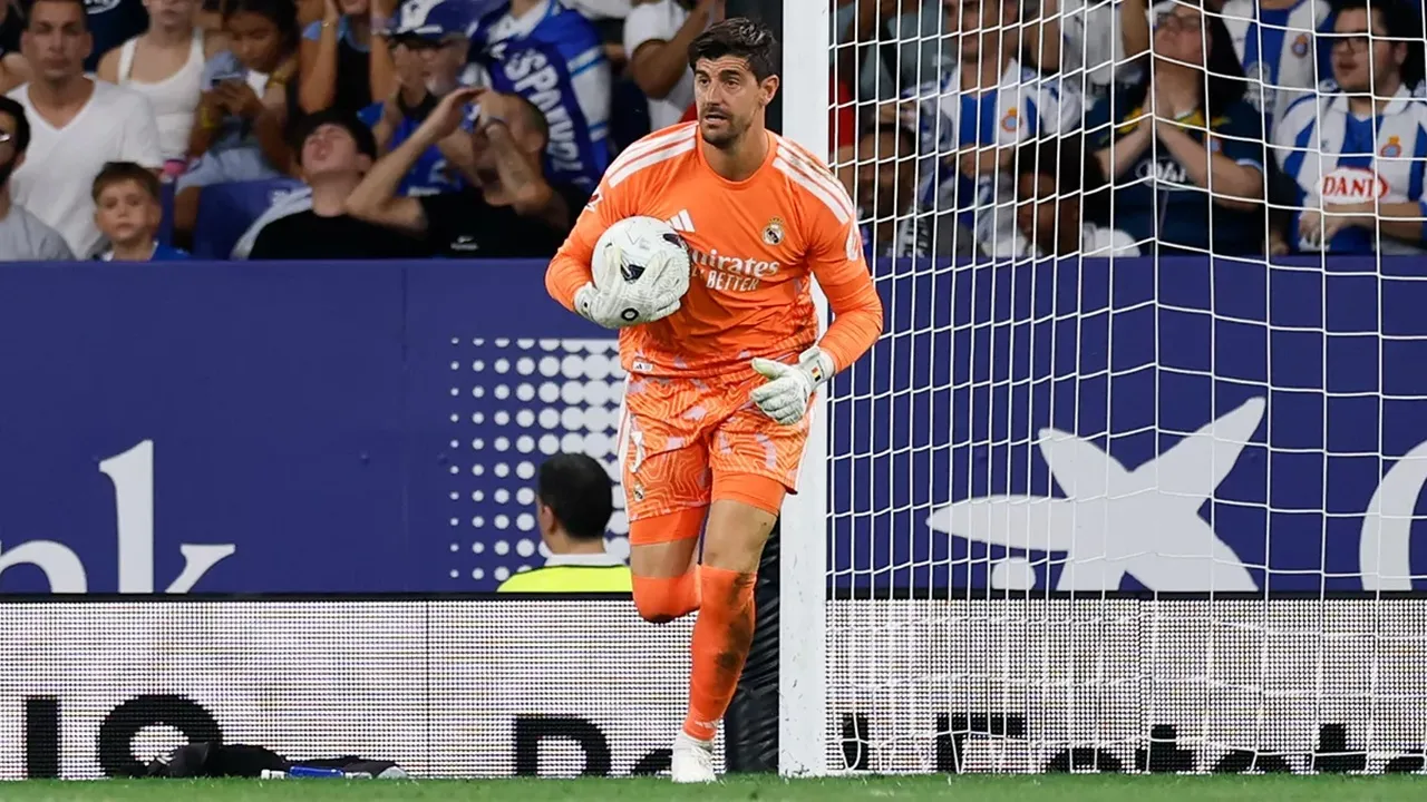 Thibaut Courtois Terkesan dengan Penampilan Carlos Espí