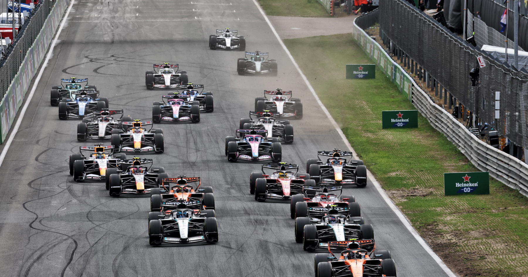 Tiga Pembalap F1 Dapat Poin Penalti Usai Insiden GP Belanda