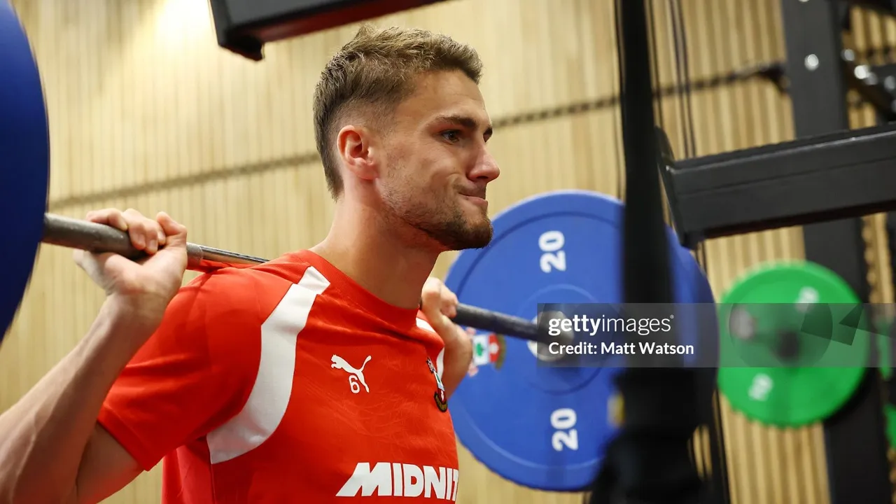 Tonda Eckert Bela Taylor Harwood-Bellis di Tengah Minat Aston Villa