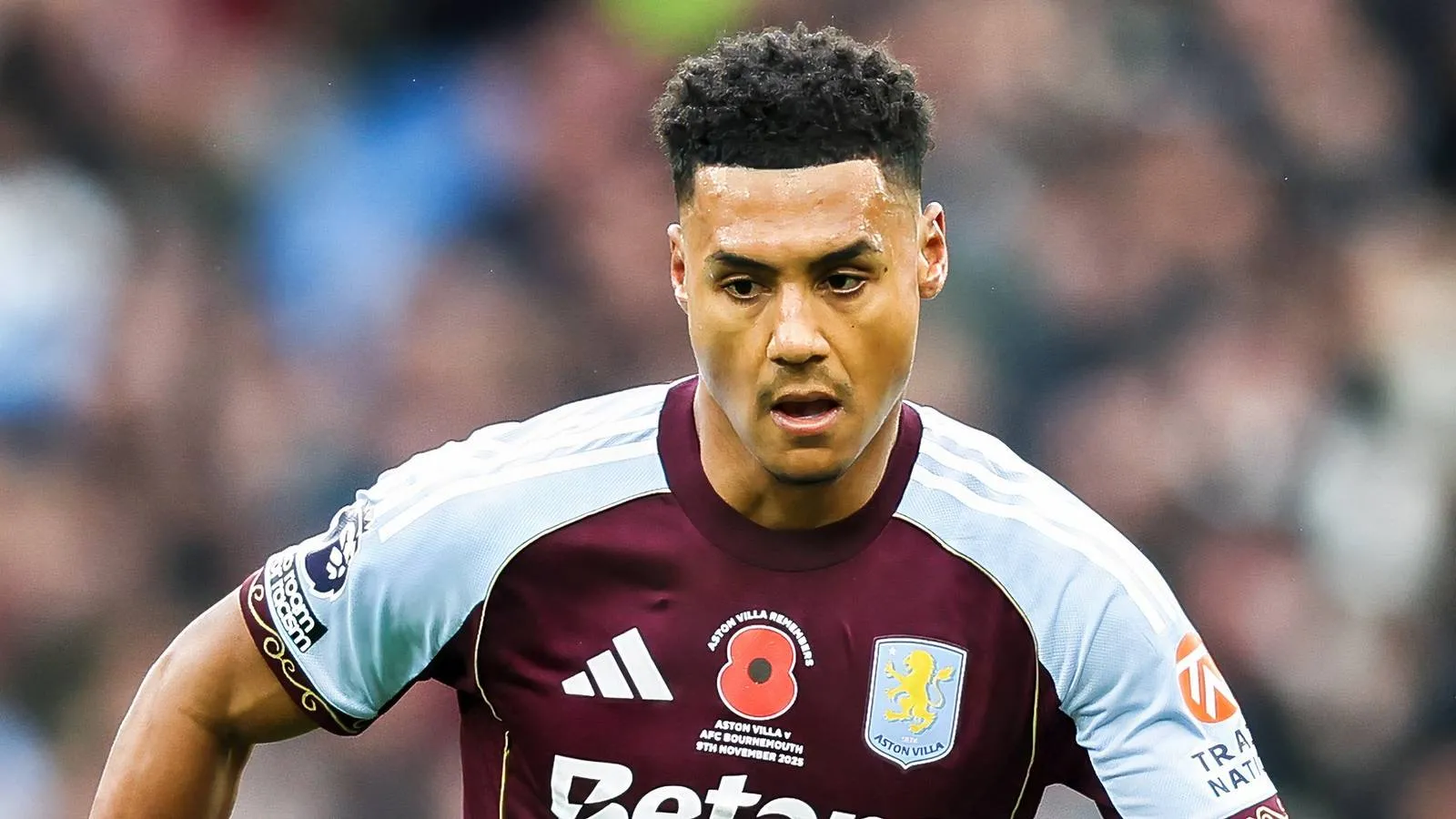 Unai Emery Klarifikasi Situasi Ollie Watkins Jelang Laga Brighton vs Aston Villa - sumber: (givemesport)