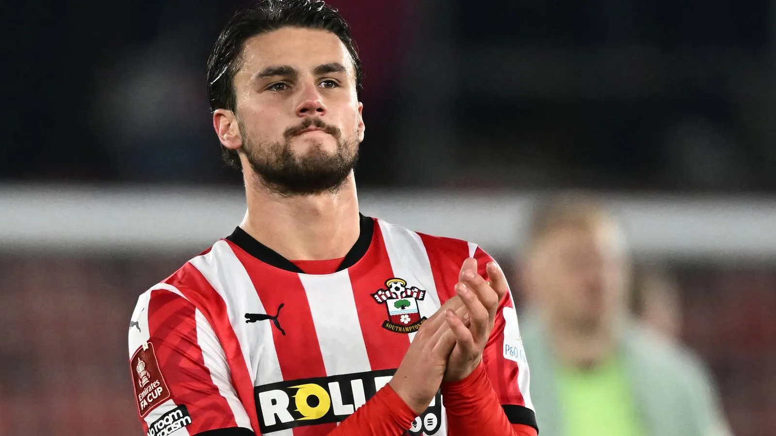 Aston Villa Ajukan Tawaran Baru untuk Harwood-Bellis ke Southampton - sumber: (givemesport)
