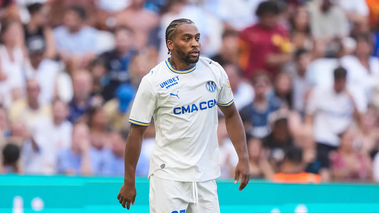 Aston Villa dan Crystal Palace Siap Saling Sikut Demi Quinten Timber
