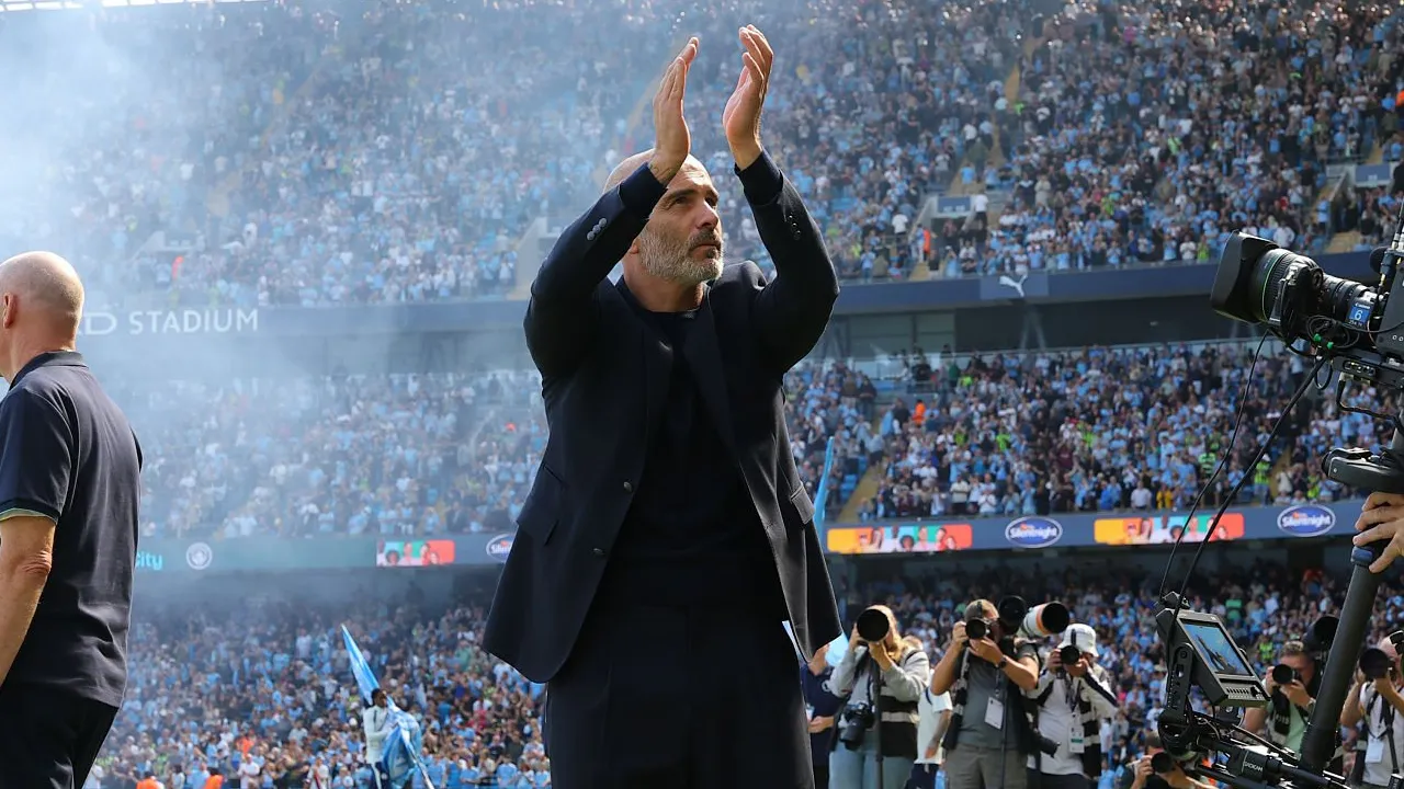Enzo Maresca Terharu Dapat Sambutan Hangat Fans Man City di Etihad