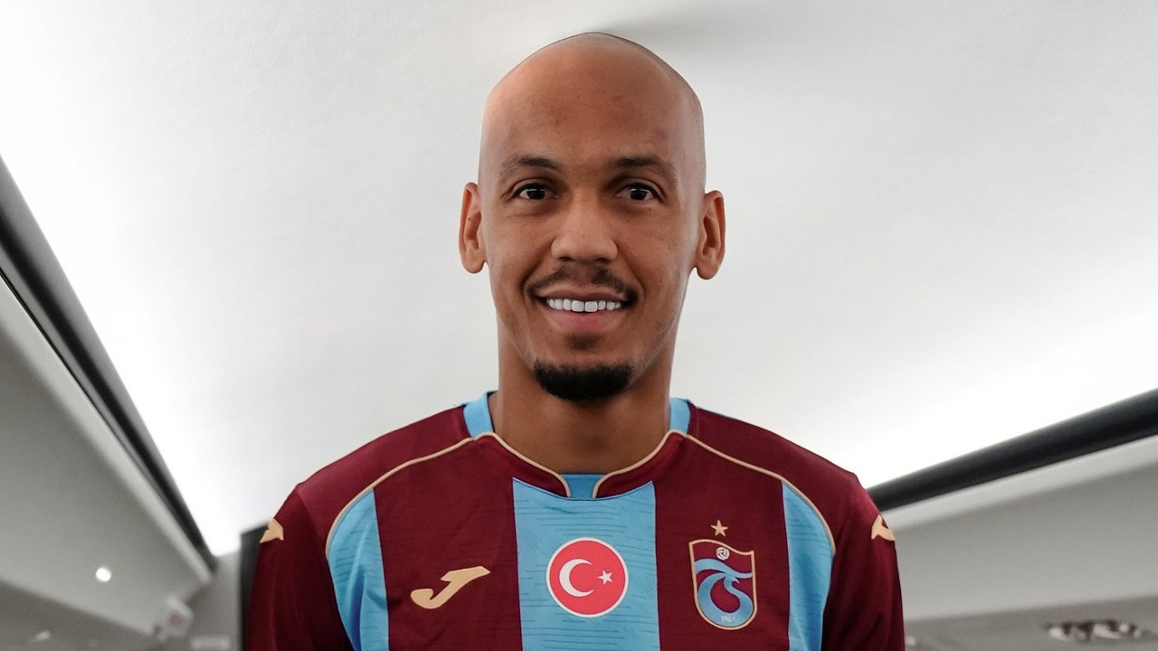 Fabinho Resmi Gabung Trabzonspor dan Reuni dengan Mohamed Salah