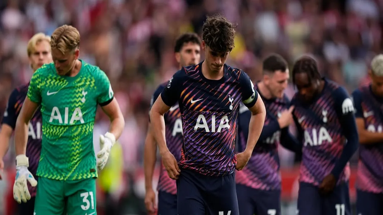 Kalah vs Brentford, Gray Kritik Performa Tottenham Tidak Cukup Baik