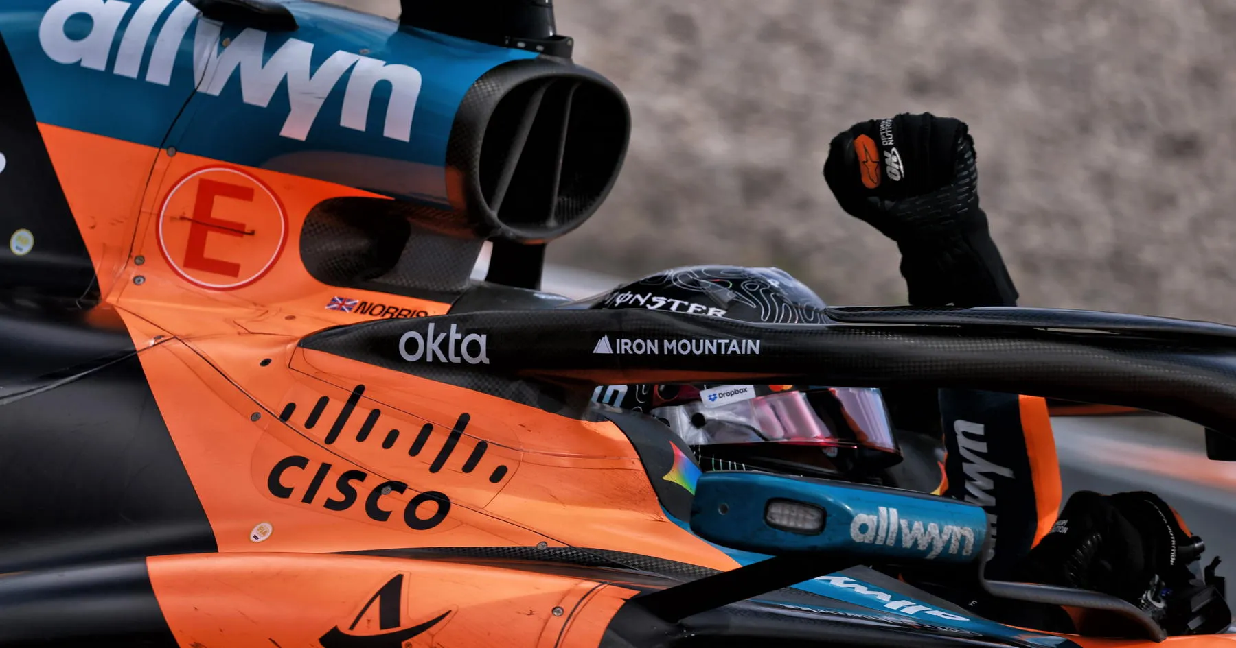Lando Norris Menangi GP Belanda, Verstappen Alami Kecelakaan - sumber: (racingnews365)