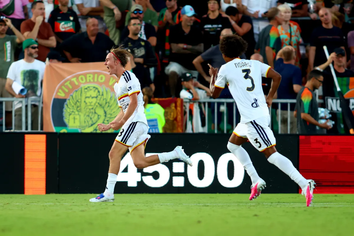 Lecce Bungkam Venezia 2-0, Awali Perebutan Keluar Zona Degradasi - sumber: (footballitalia)