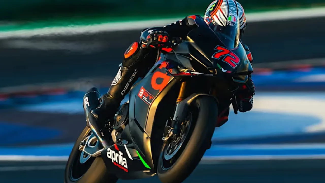 Marco Bezzecchi tunggangi motor Superbike Aprilia saat latihan di Sirkuit Misano