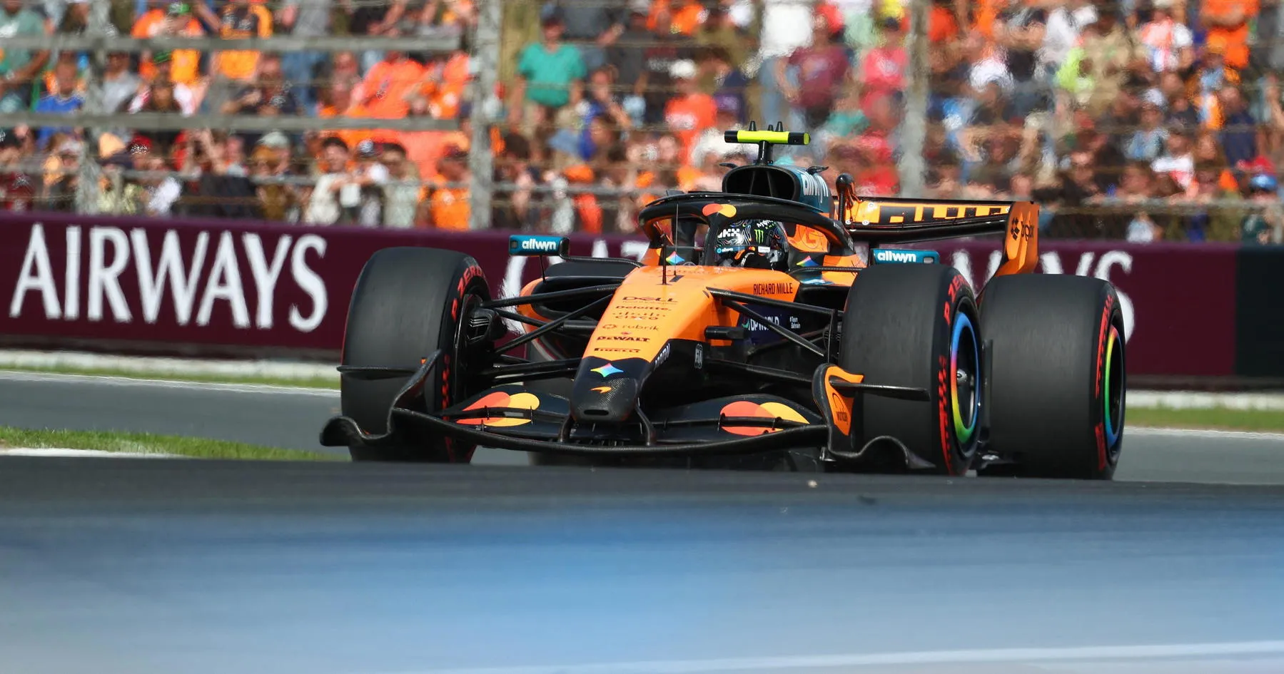 Norris Juara Grand Prix Belanda, Verstappen Kecelakaan - sumber: (racingnews365)