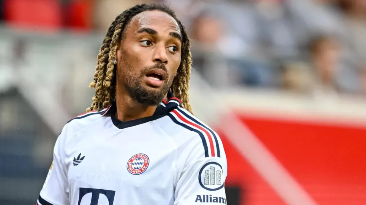 Petinggi Bayern Ungkap Alasan Sacha Boey Tak Masuk Line Up vs Dortmund