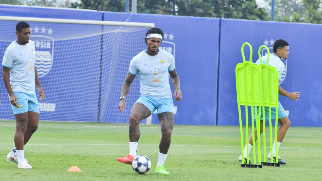 Ramon Tanque Siap Bawa Persib Tumbangkan Manila Digger