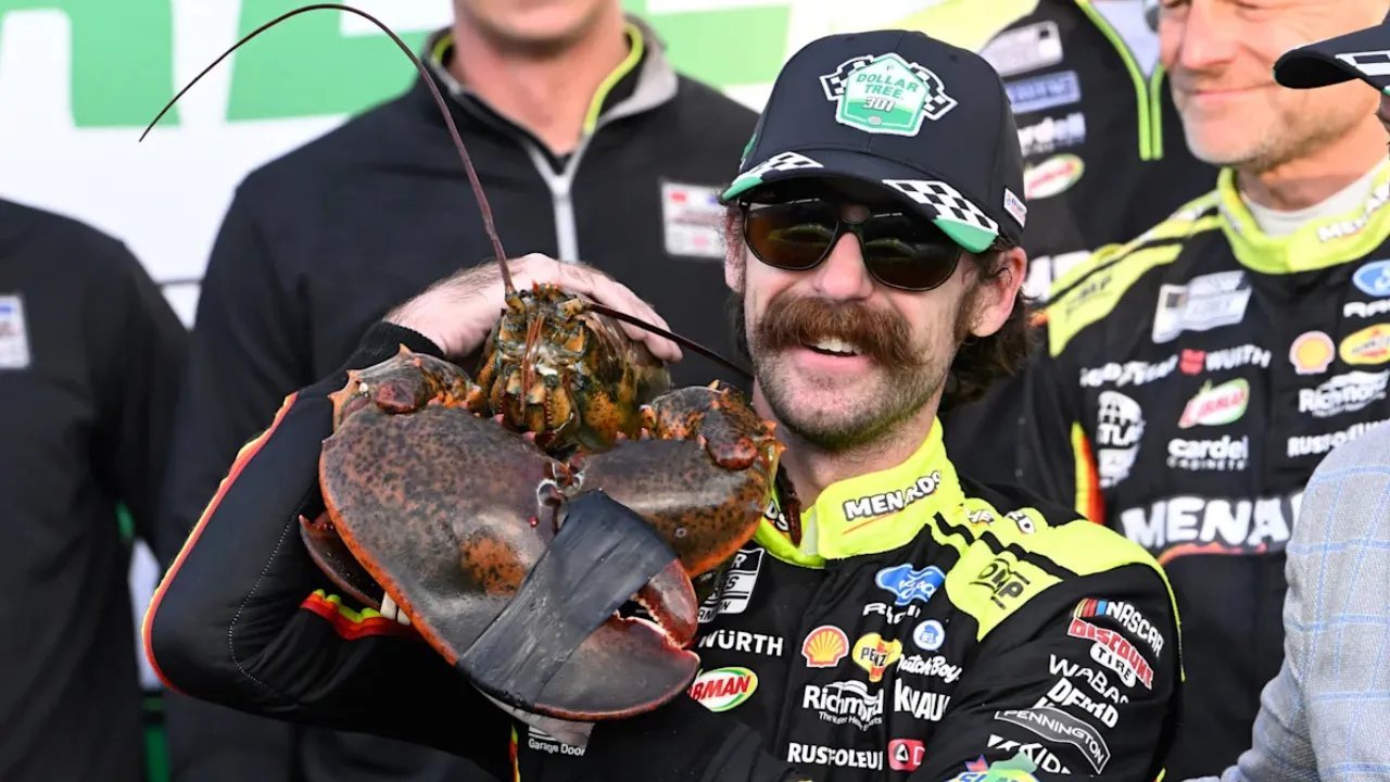 Kemenangan ini menjadi yang ke-20 sepanjang karier Ryan Blaney dan kemenangan keduanya secara beruntun di New Hampshire. (Foto: AP)