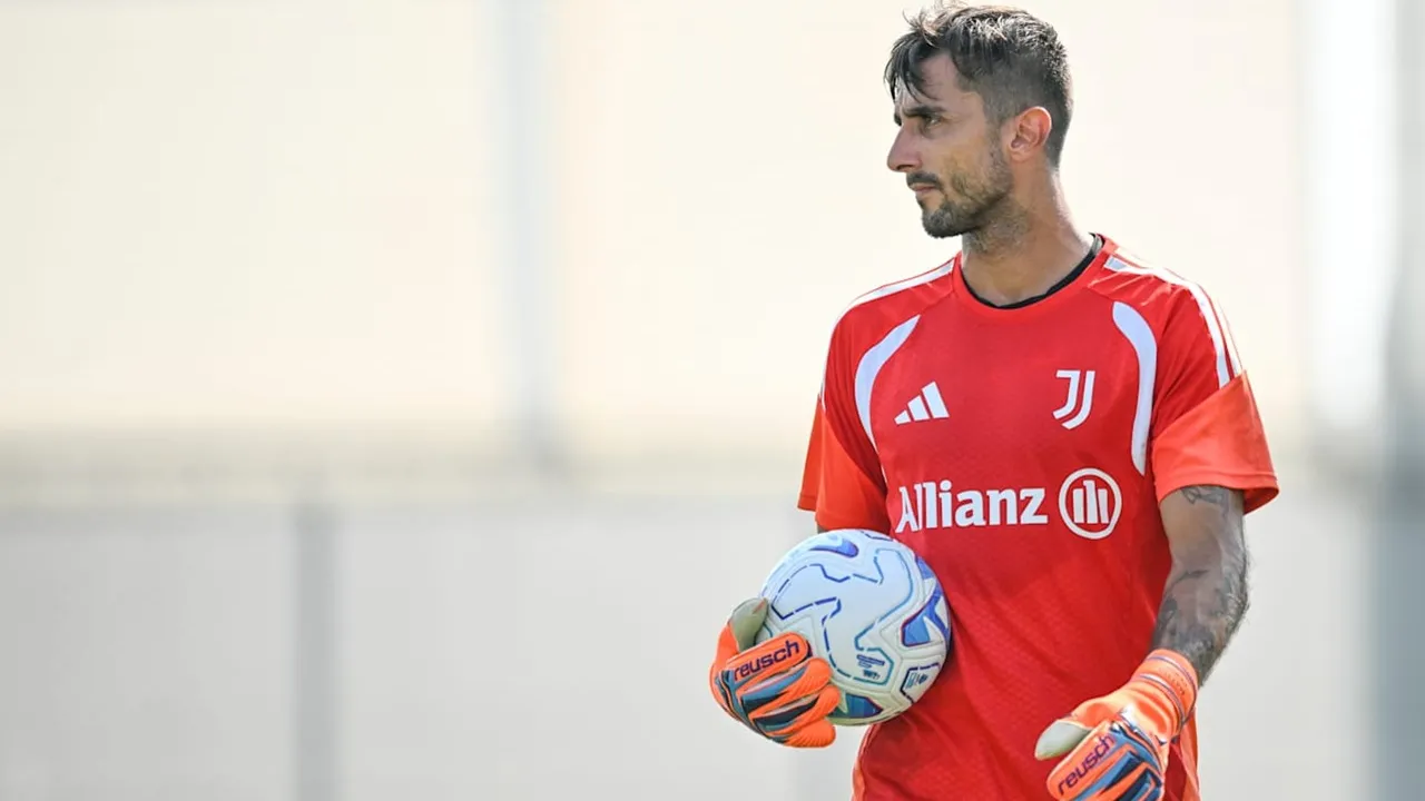 Tampil untuk Terakhirnya Bersama Juventus, Mattia Perin Gabung Palermo