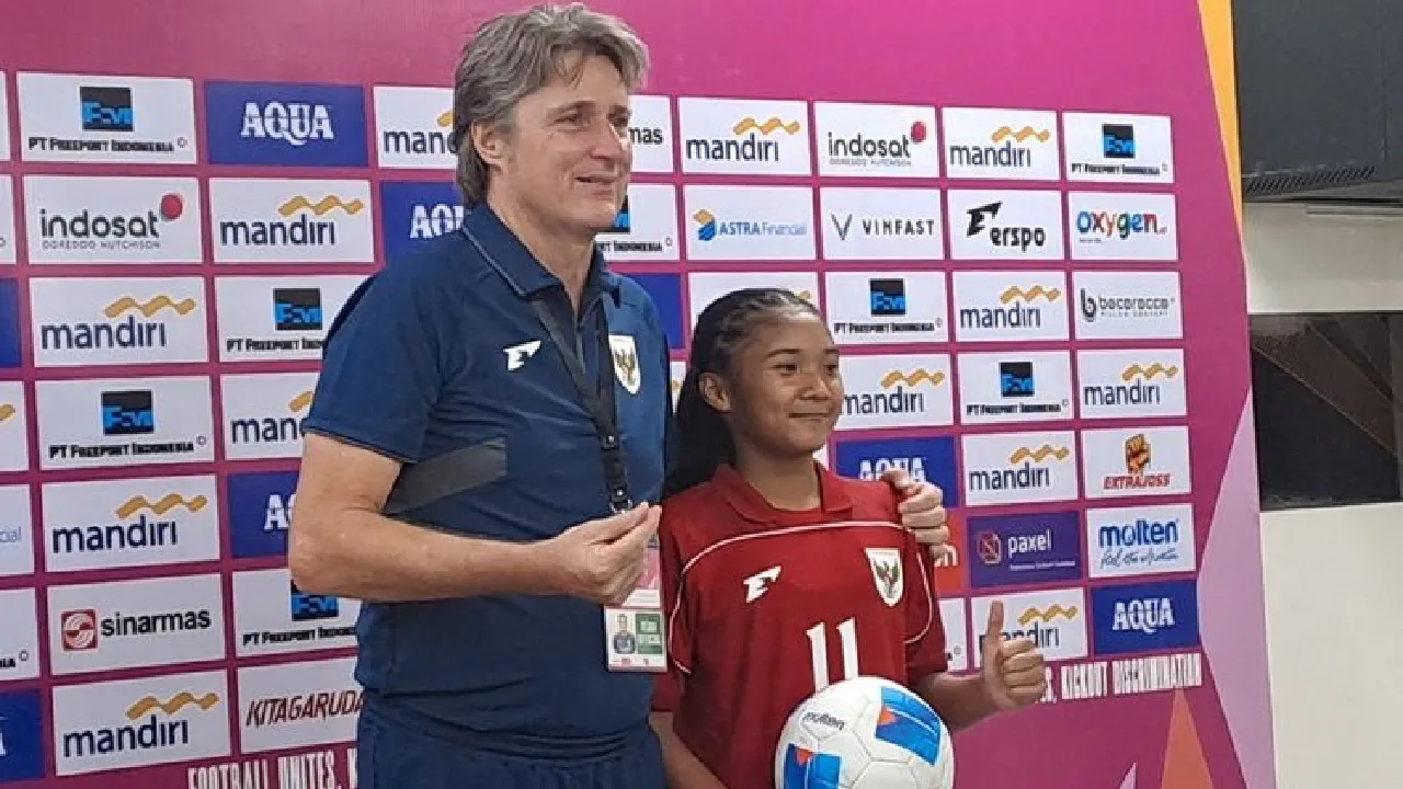Timo Scheuneman pelatih Timnas Putri Indonesia