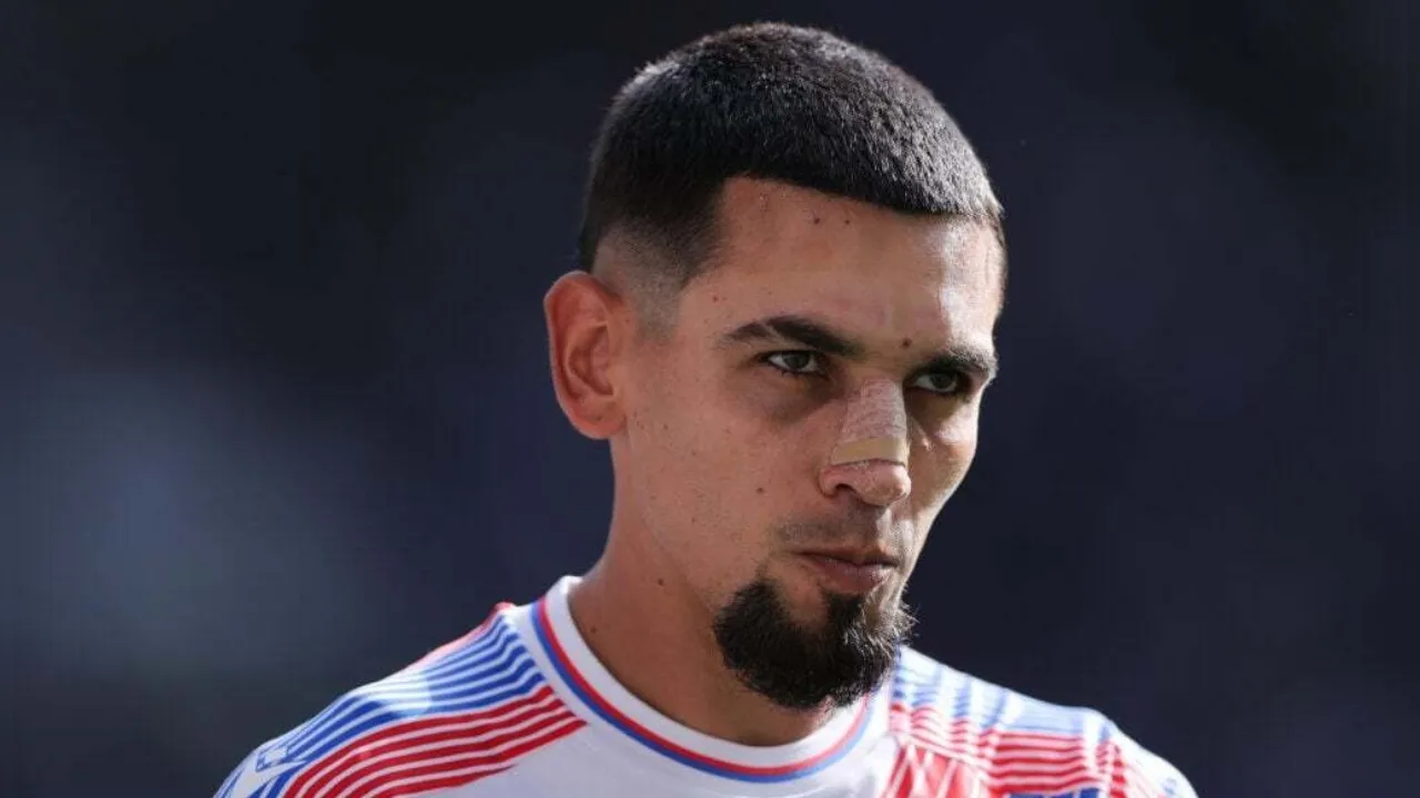 Tottenham Dapat Pesaing Baru Dalam Perburuan Bek Palace
