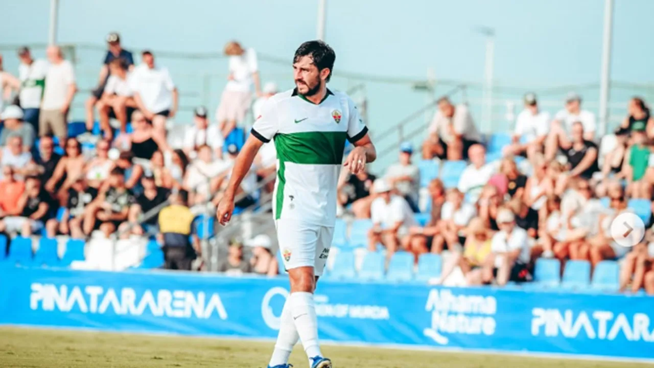 Víctor Chust Ungkap Penyebab Kekalahan Elche Lawan Barcelona