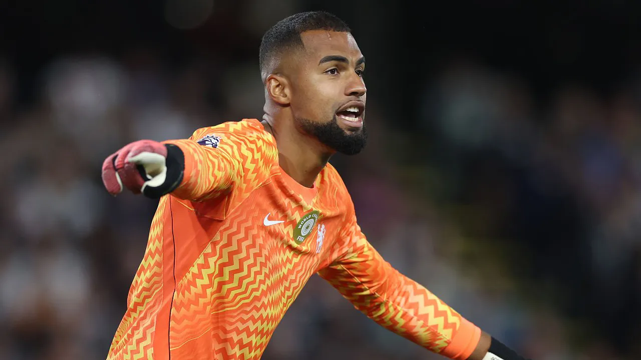 Alonso Disarankan Rekrut Kiper Baru Gantikan Robert Sanchez