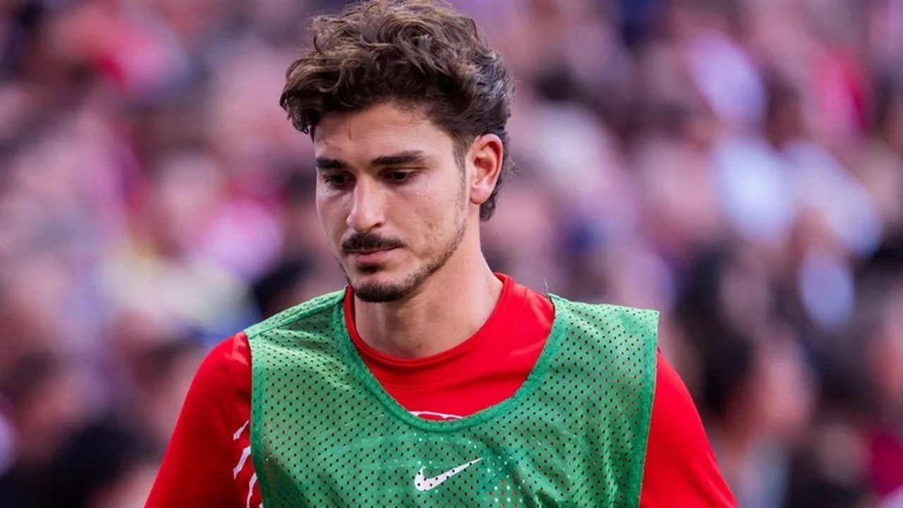 Alvarez Beri Sinyal Baru Pada Barcelona Melalui Media Sosial