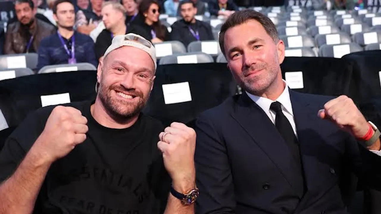 Eddie Hearn Tegaskan Duel Tyson Fury vs Anthony Joshua Tetap Digelar