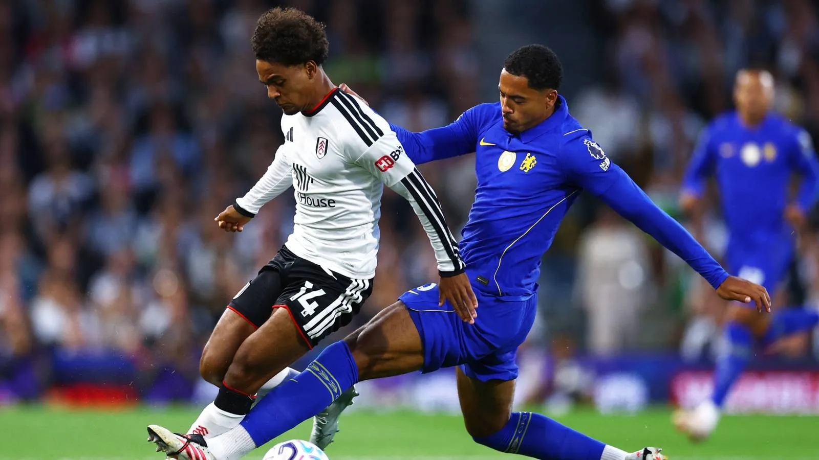 Eks Kepala PGMOL Ungkap Keputusan Resmi Kartu Merah untuk Pelanggaran Levi Colwill dalam Laga Chelsea vs Fulham - sumber: (givemesport)
