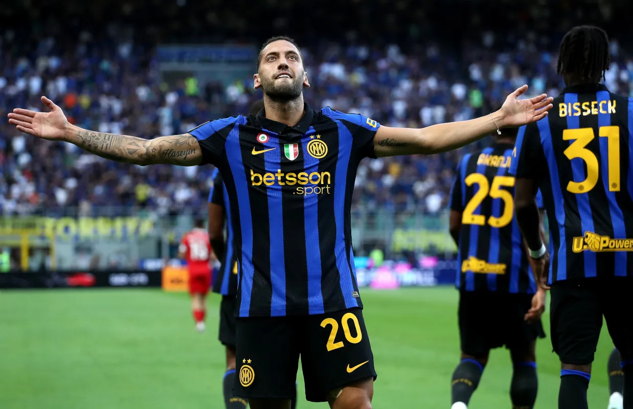 Galatasaray dan Fenerbahce Siaga Tinggi Menantikan Situasi Kontrak Calhanoglu - sumber: (footballitalia)