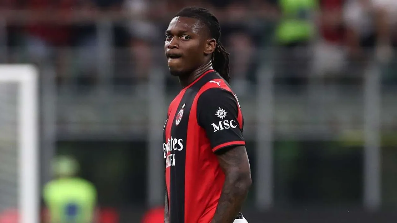 Harganya Turun, Aston Villa Muncul sebagai Peminat Baru Rafael Leao