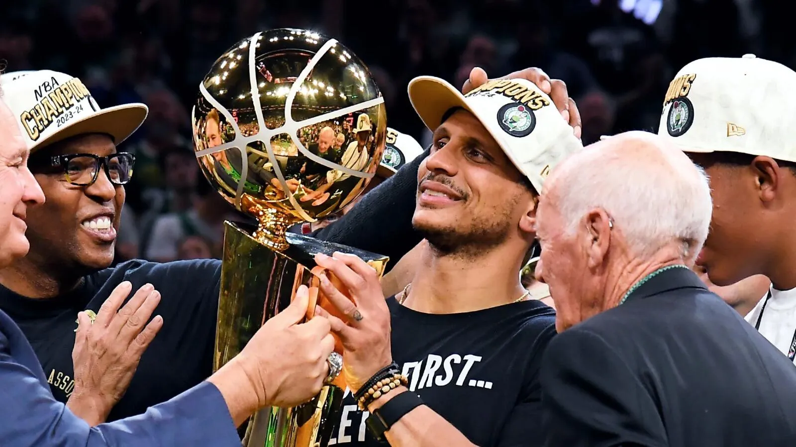 Joe Mazzulla: Gelar Juara Bukan Ukuran Kesuksesan Sejati - sumber: (mainbasket)