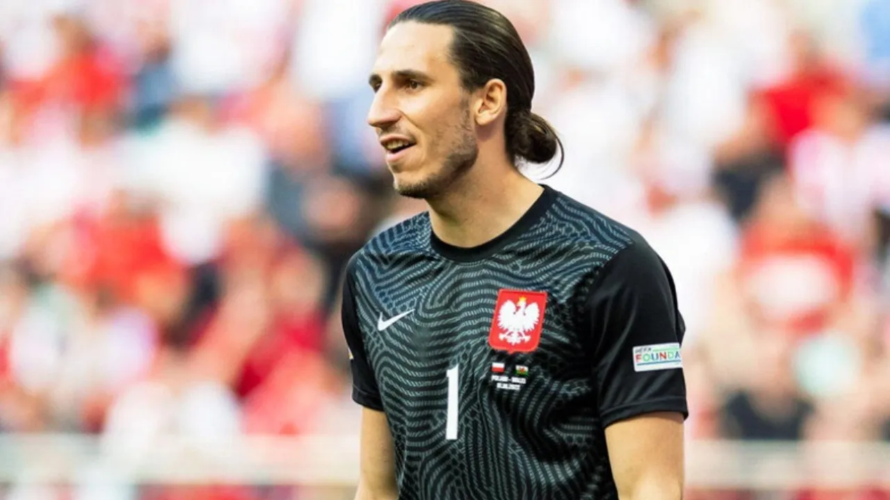 Kamil Grabara Tiba di Turin untuk Laksanakan Tes Medis Bersama Juventus