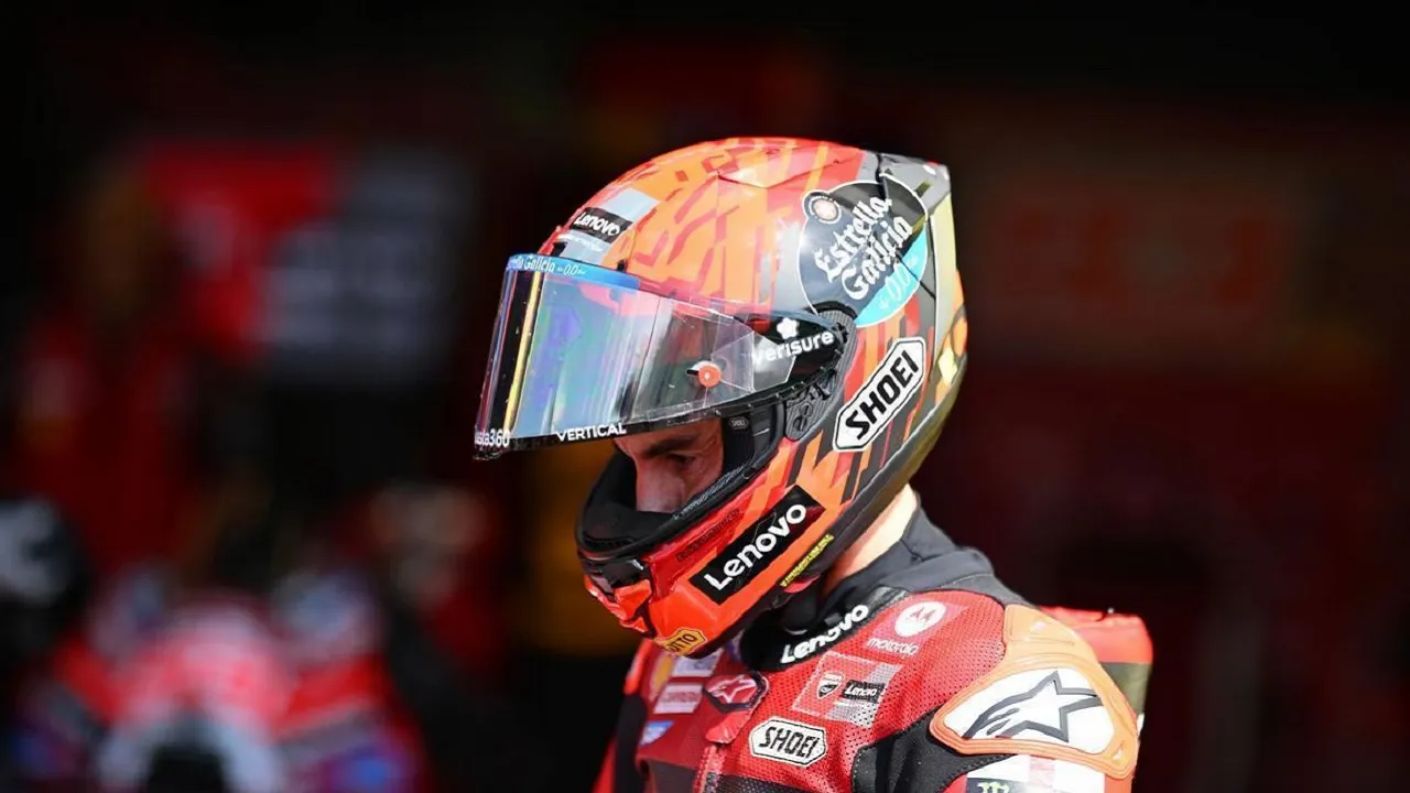 Marc Marquez ekstra hati-hati agar tak buat rasa sakit pada bahunya kambuh.