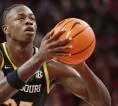 Mark Mitchell Pilih Kentucky Setelah Hakim Beri Izin Jalani Musim Kelima