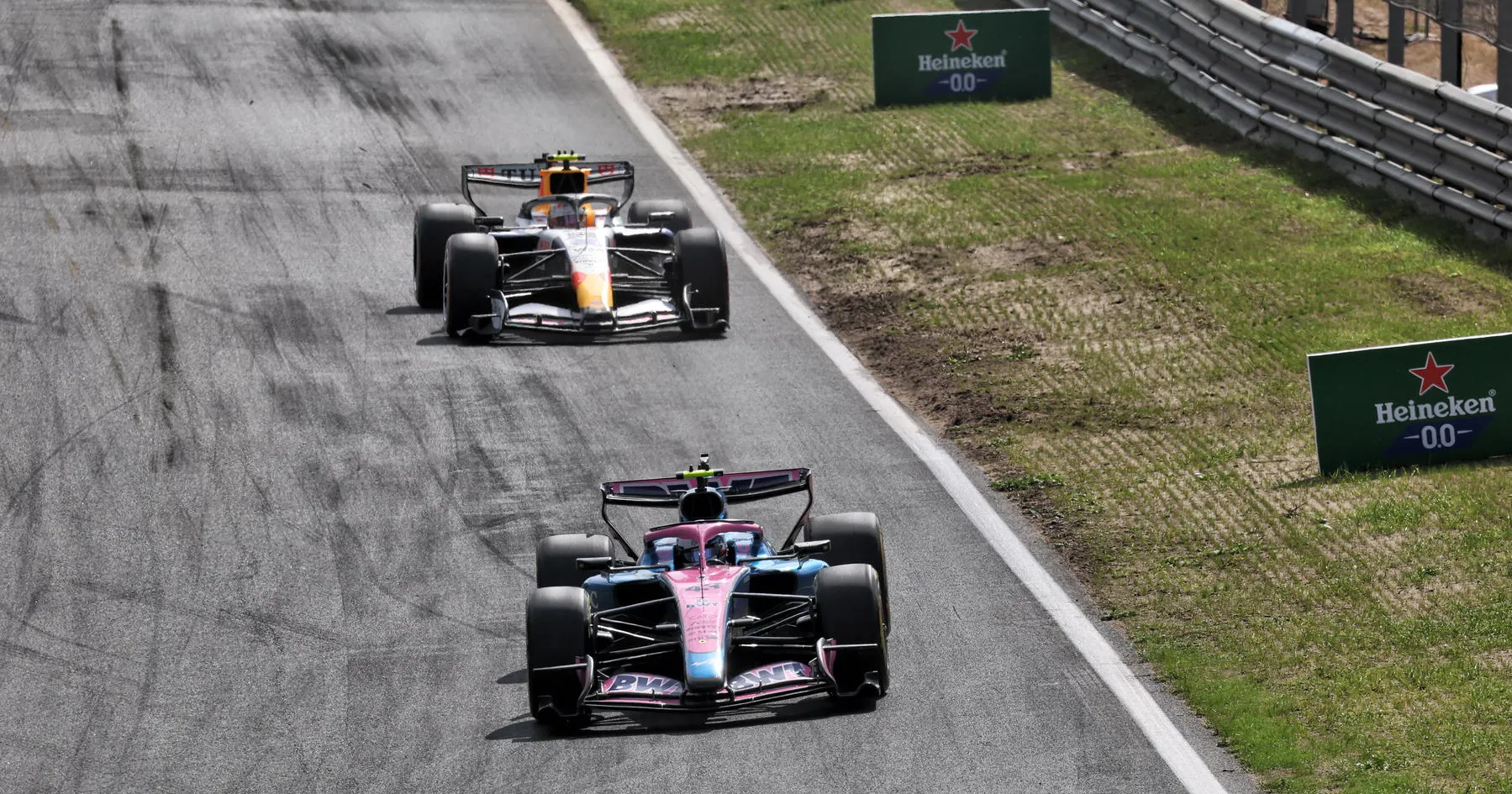 Pembalap F1 Kritik Penalti Berat di GP Belanda - sumber: (racingnews365)