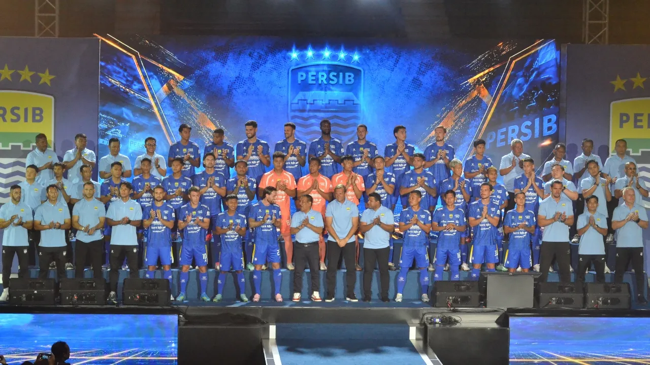 Persib Resmi Rilis Jersey Baru dan Perkenalkan 32 Pemainnya