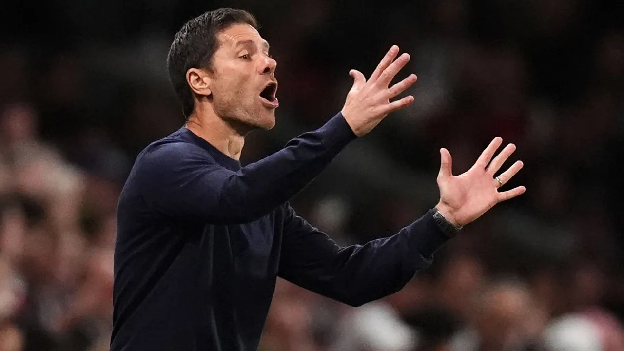 Robert Sanchez Tuai Kritik, Xabi Alonso Beri Pembelaan